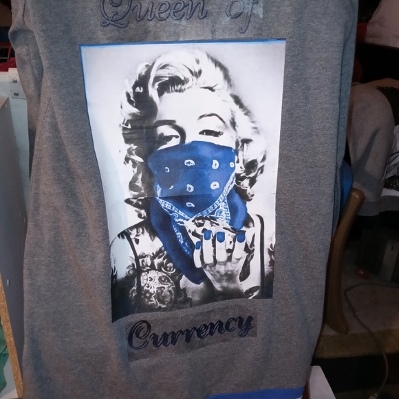 Clothes - Picture 7 of 13